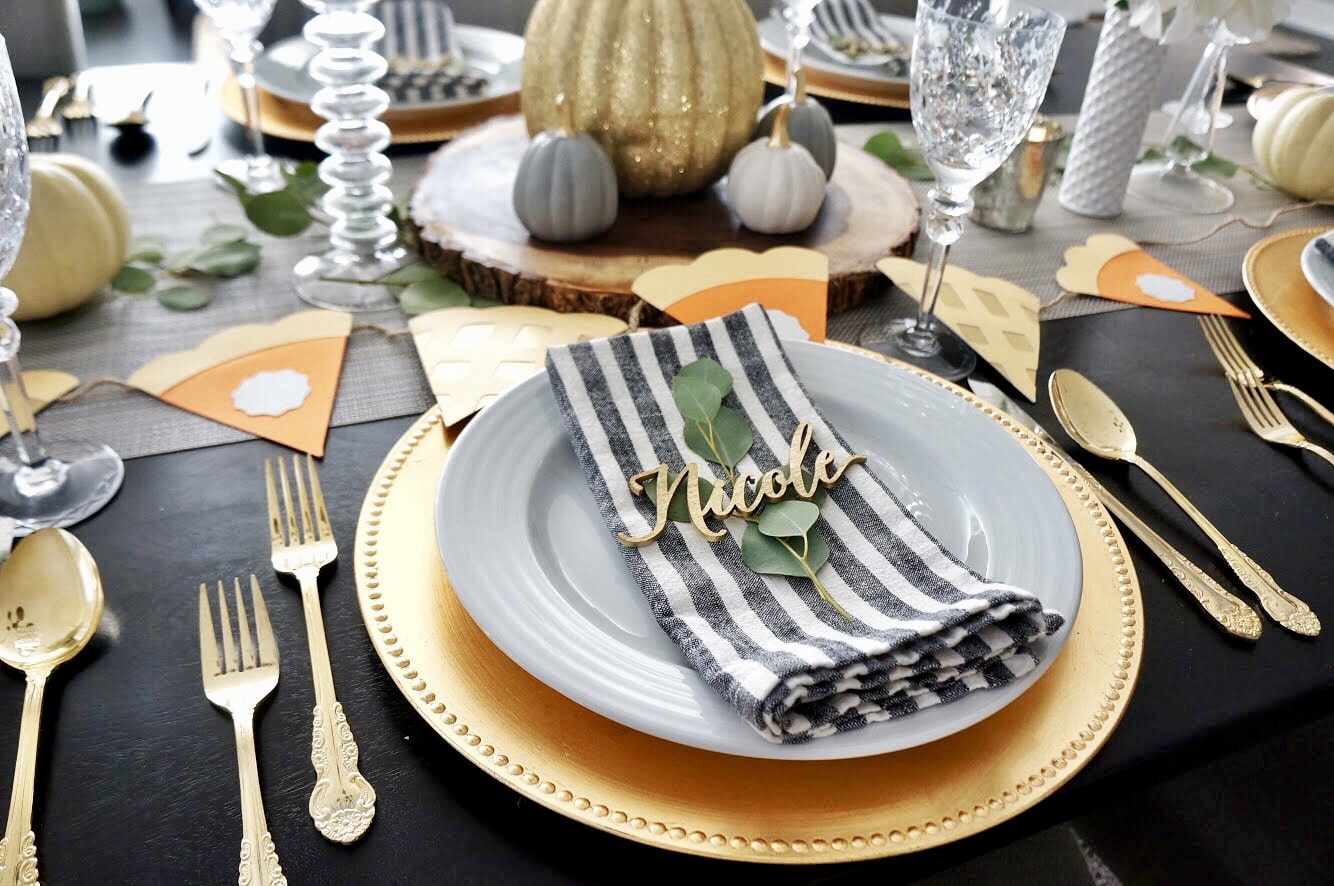 Friendsgiving on a budget Thanksgiving place setting