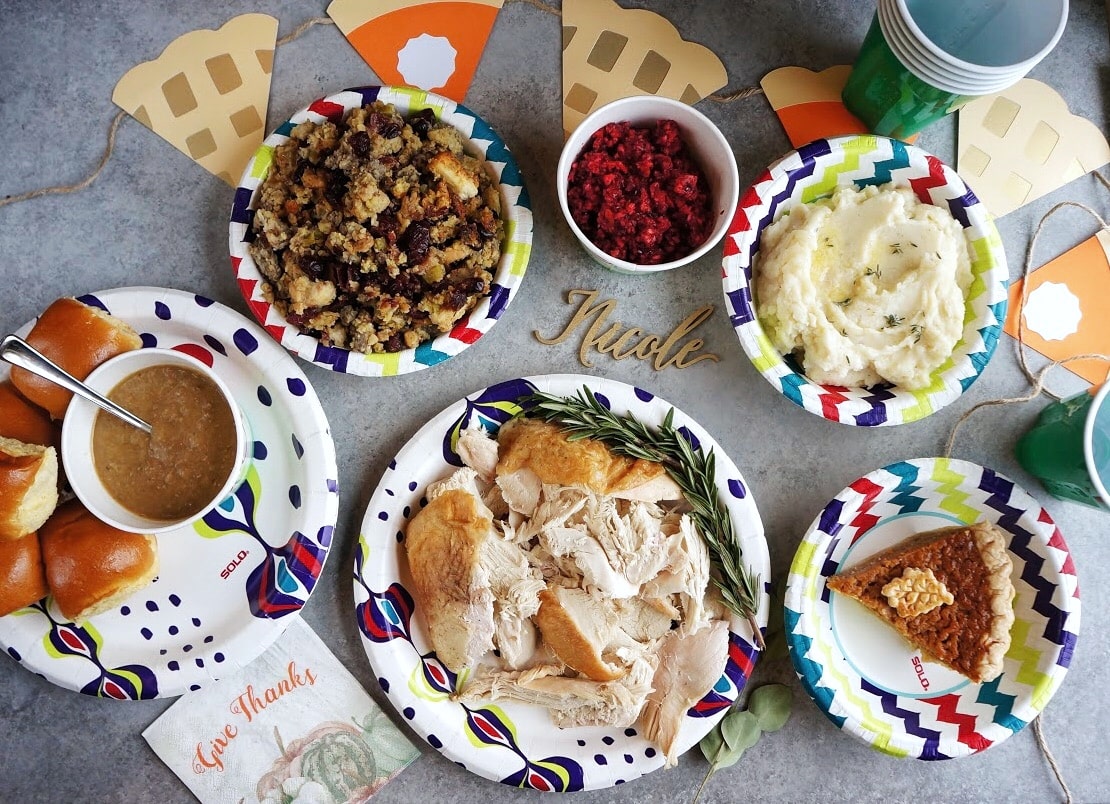 Friendsgiving on a budget Friendsgiving buffet