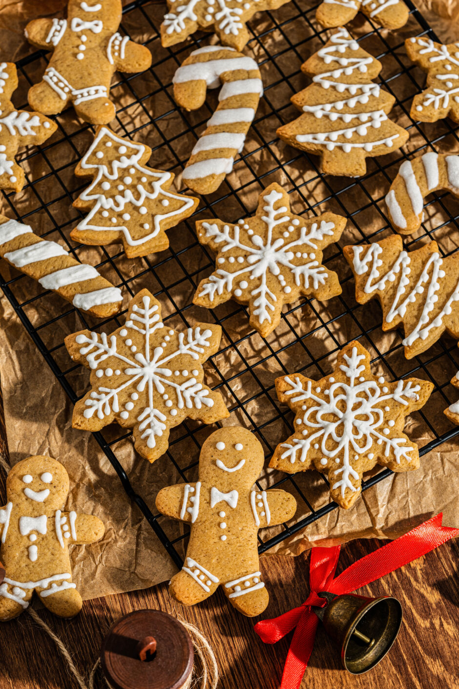 write alt text for this image using Frosted gingerbread cookies